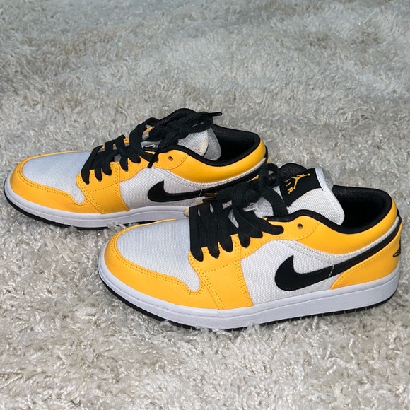 SIZE 8 NIKE AIR JORDAN 1 LOW “TAXI” SNEAKER YELLOW, BLACK & WHITE - Picture 6 of 11